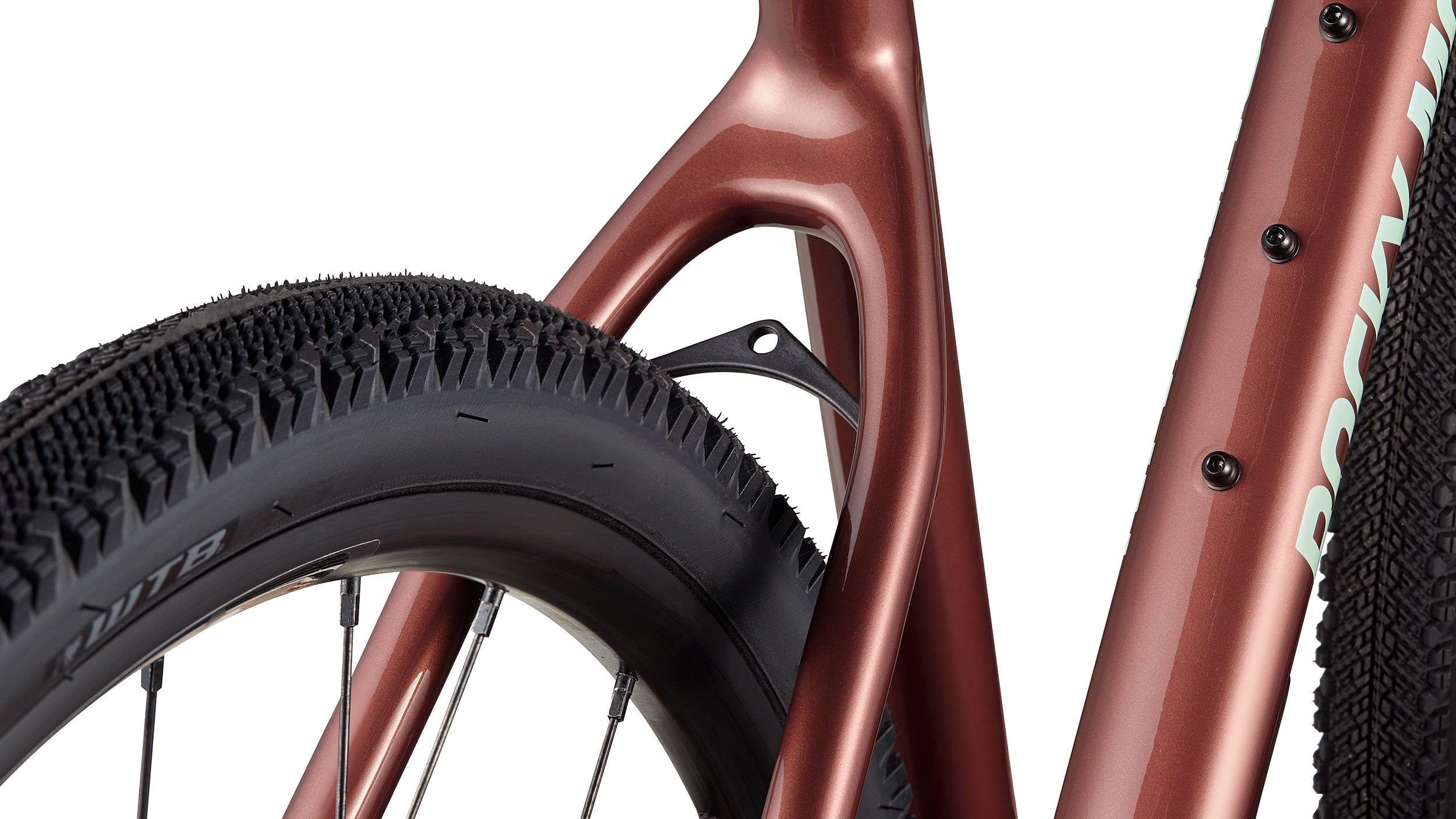 _caption_Massive clearance. Easily fit 700 x 40c tires including fenders, or 650b x 2.2 tires including fenders (Max tires 29 x 2.0 / 650b x 2.2).