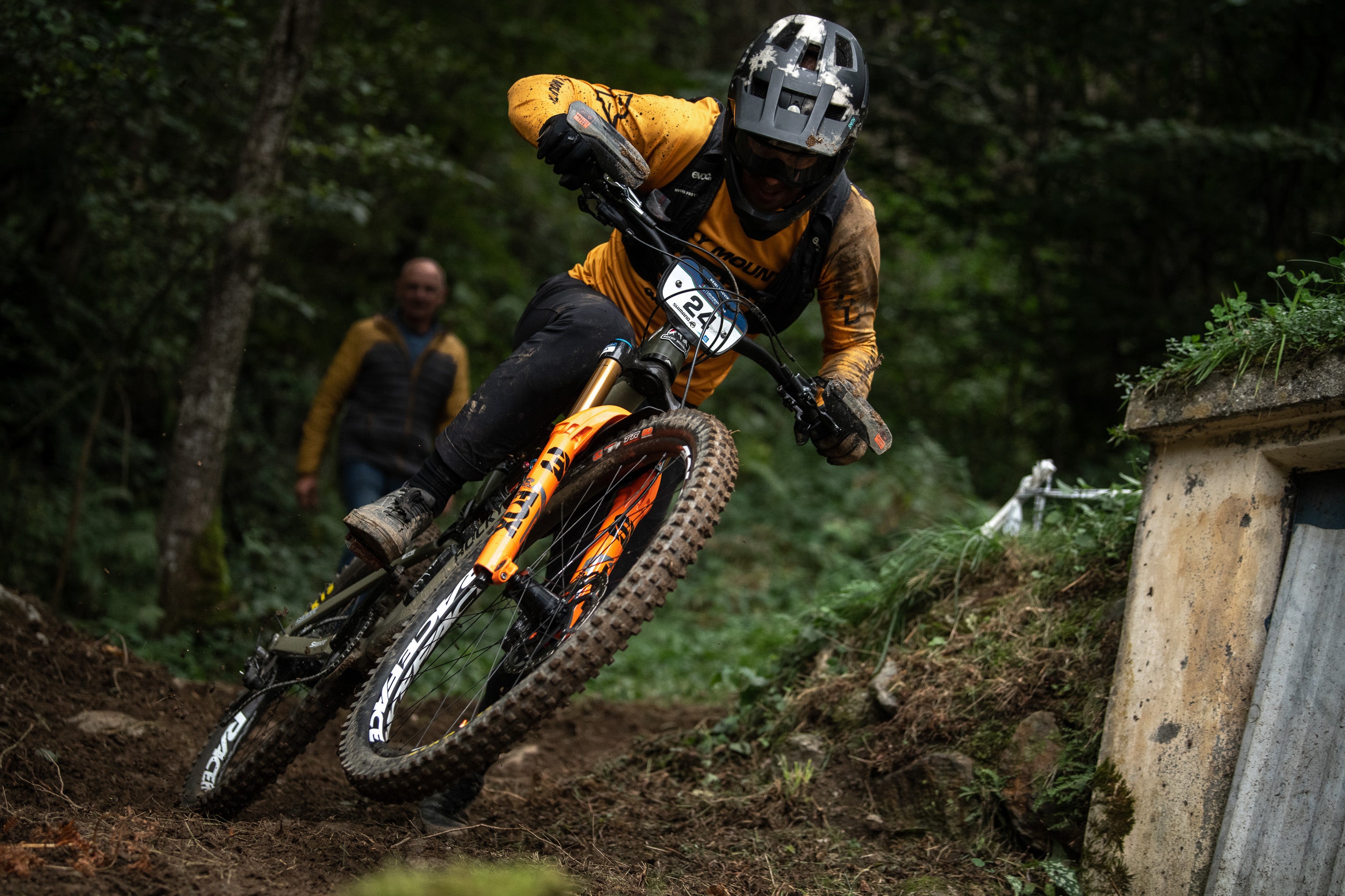 Red enduro online bike