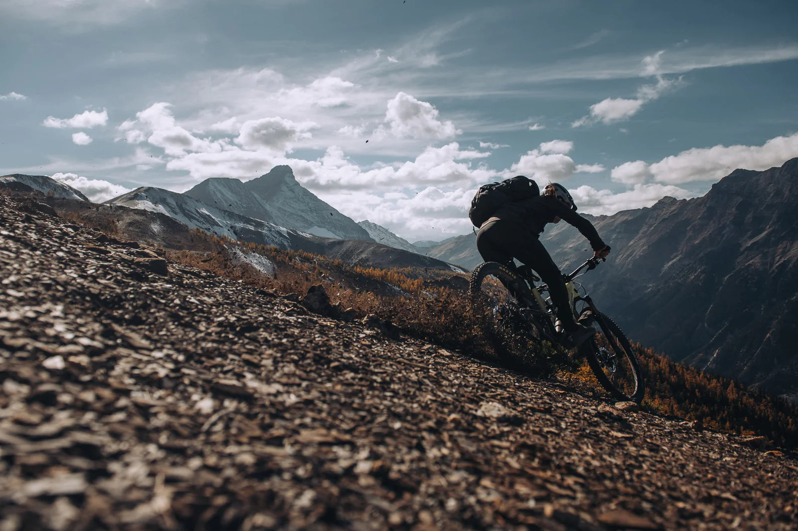 Sam Schultz riding his Instinct on alpine terrains
