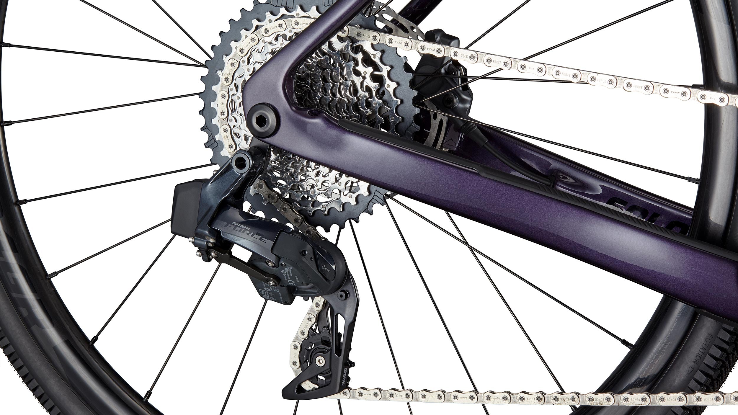 _caption_The SRAM Force XPLR AXS drivetrain provides a wide gear ratio and wireless shifting, making it ideal for gravel riders who want to conquer any terrain with ease.